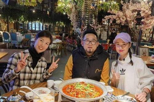 重庆酒吧吃瓜事件网红,网红围观下的争议瞬间